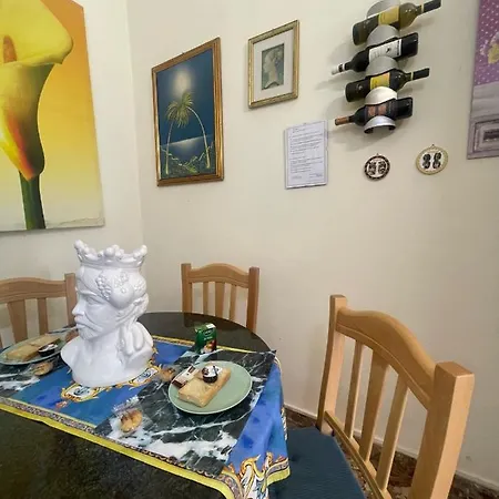 Maya's Close To Ballaro Market And Station Apartament